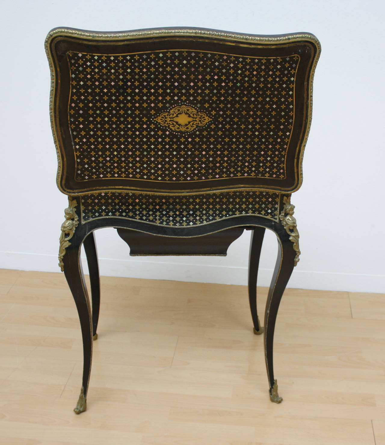 19th Century, Napoleon III Sewing Table In Good Condition For Sale In Wels, AT