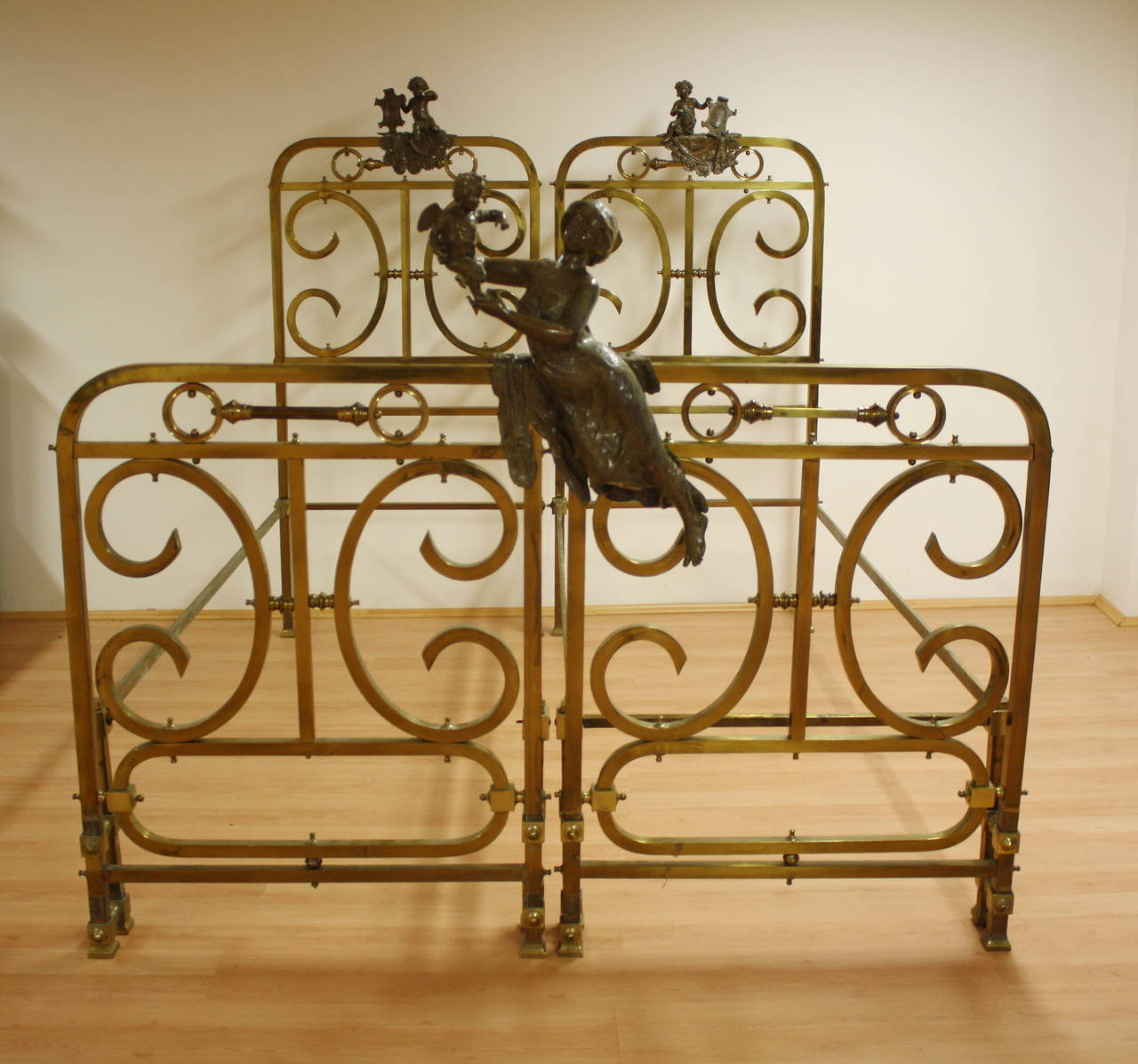 19th Century Pair of Brass Beds For Sale 2