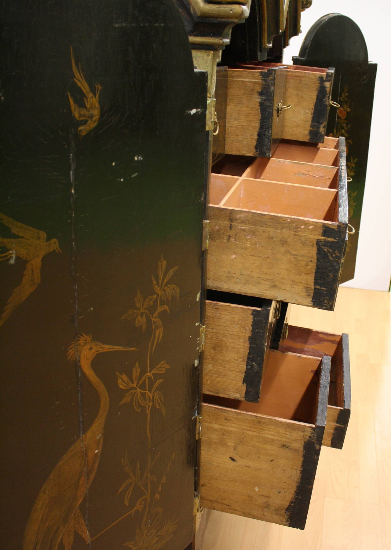 18th Century Chinoiserie Cabinet on Stand For Sale 1