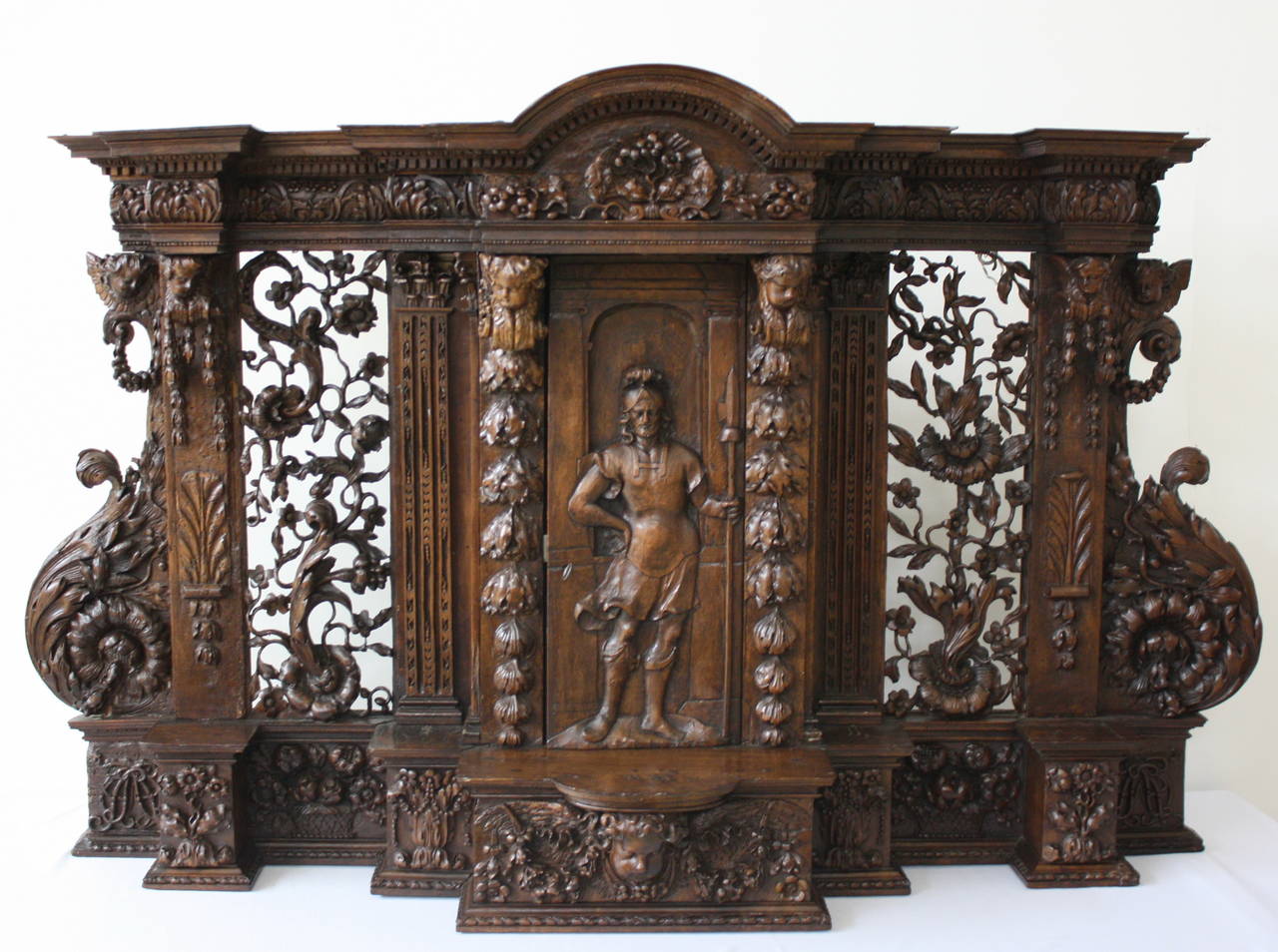 Marvelous carved tabernacle, one centered door, guard from a soldier with a halberd. Walnut.
