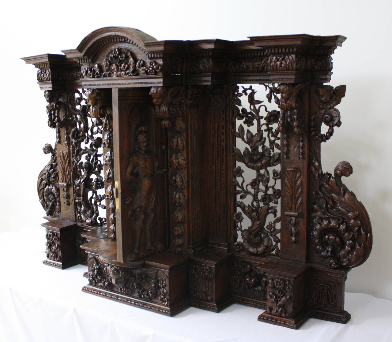 17th Century Fine Carved Renaissance Tabernacle In Excellent Condition For Sale In Wels, AT