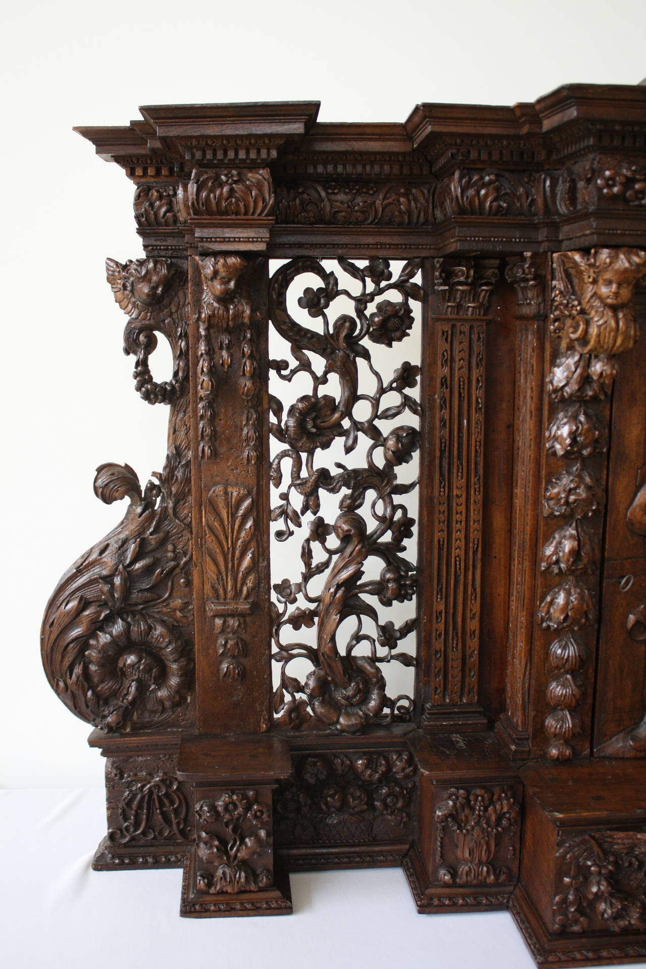 17th Century Fine Carved Renaissance Tabernacle For Sale 1