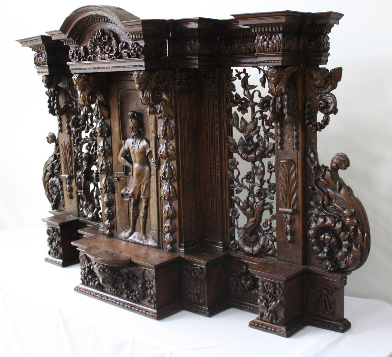 17th Century Fine Carved Renaissance Tabernacle For Sale 2