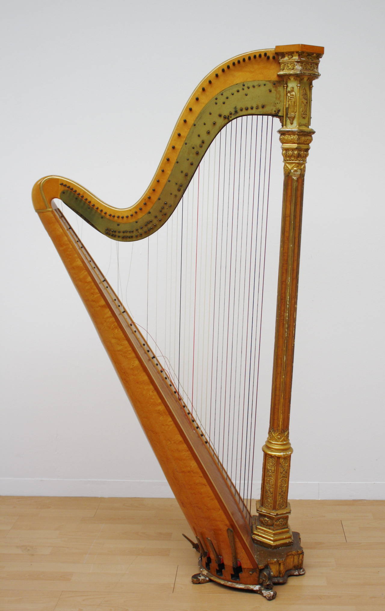 19th Century English Gothic Revival Giltwood Bird's-Eye Marble Harp