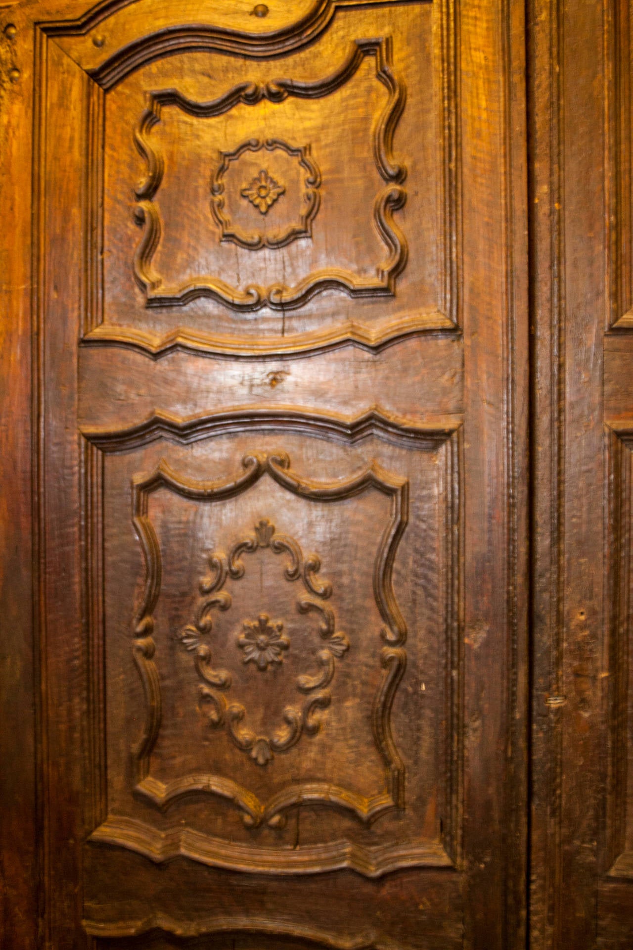 Antique Double entrance Door made of Walnut, '600 Italy In Good Condition For Sale In Cuneo, Italy (CN)