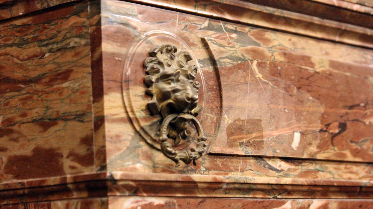 Antique Fireplace Made of Rosso Levanto's Marble In Good Condition In Cuneo, Italy (CN)