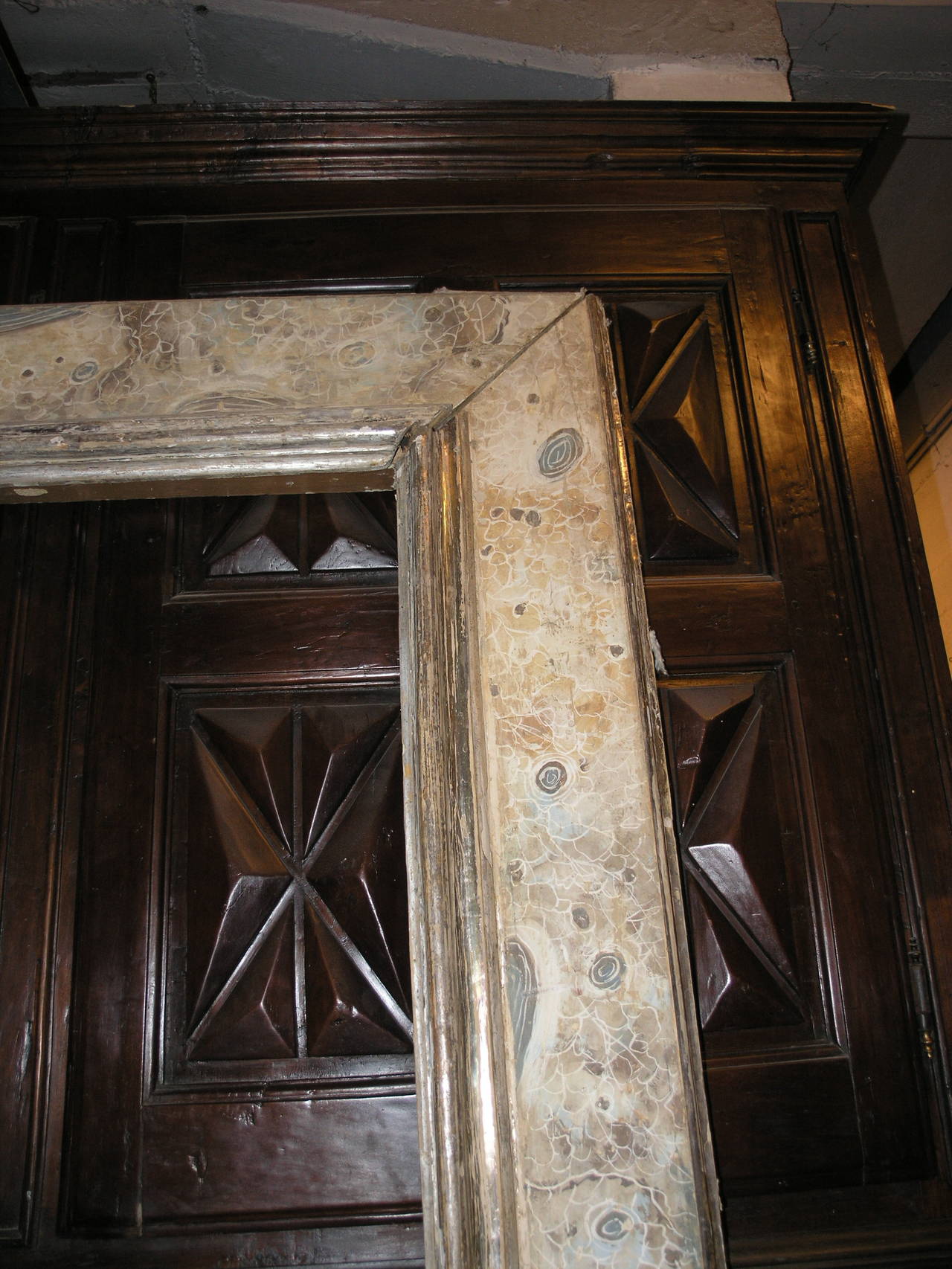 Antique Lacquered Doorway In Good Condition In Cuneo, Italy (CN)