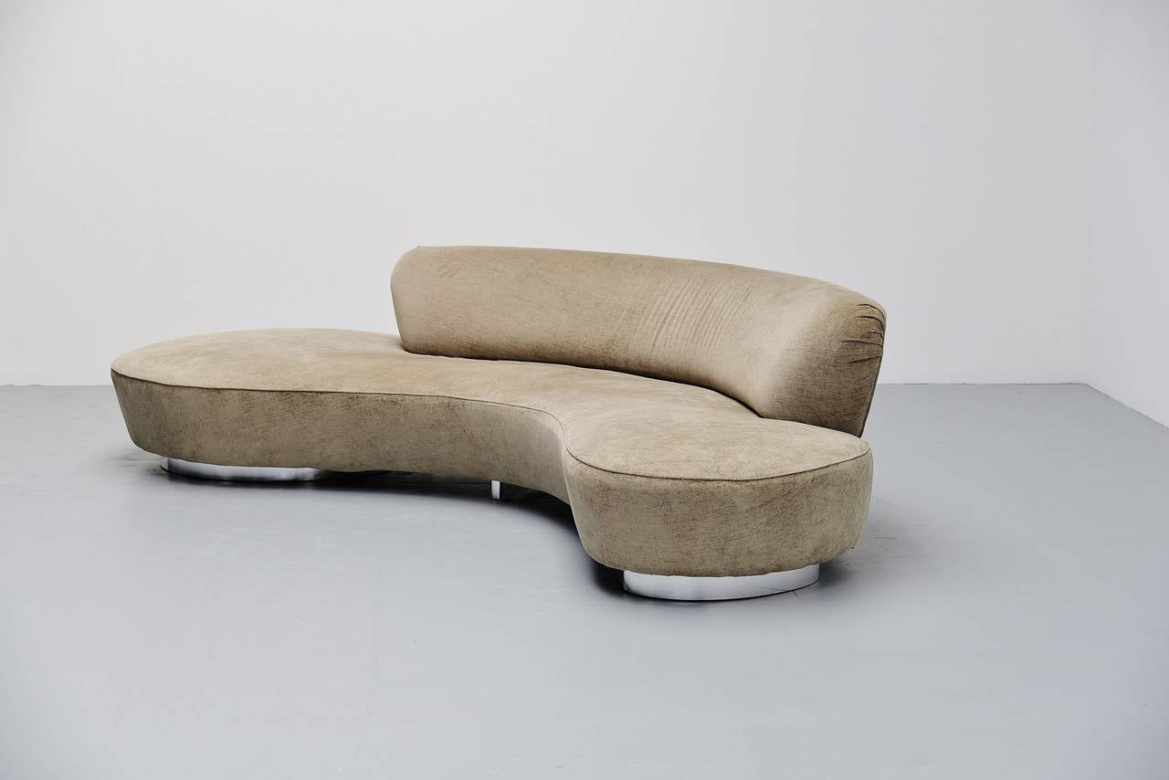 Vladimir Kagan New York Collection Serpentine Sofa Circa 1999 In Good Condition In Roosendaal, NL