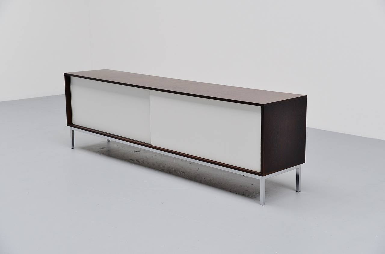 Martin Visser sideboard KW85 for ‘t Spectrum 1965 For Sale 2