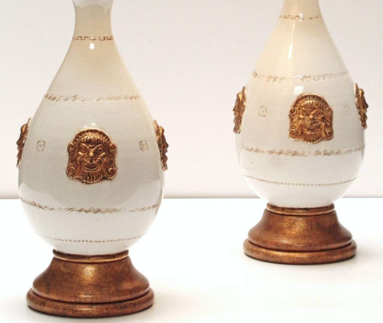 Mid-Century Modern Paire d'importantes lampes en céramique modelées à la main par Zaccagnini en vente