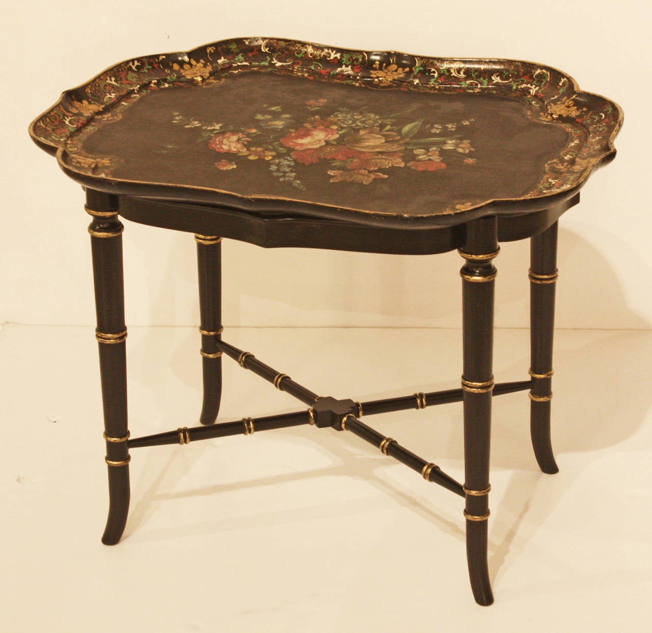 Regency Papier Mâché Tray Table In Excellent Condition For Sale In Dallas, TX