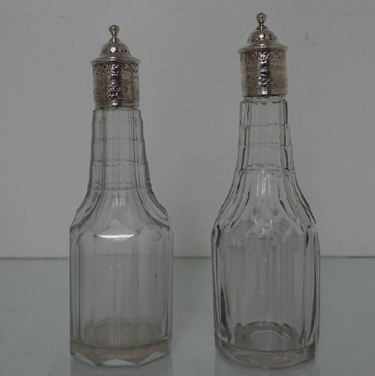 Antique Mid-18th Century George II Sterling Silver Warwick Cruet In Excellent Condition For Sale In 53-64 Chancery Lane, London