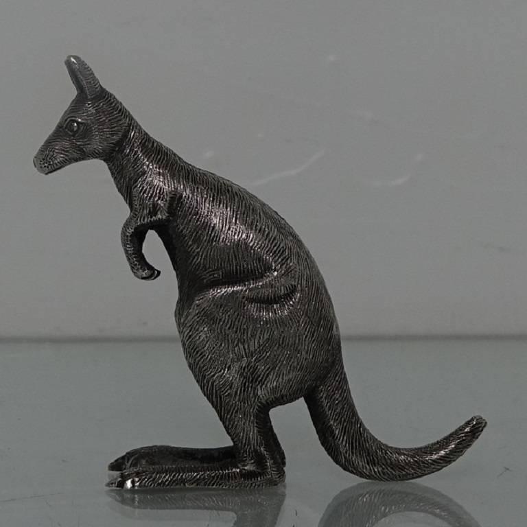 A extremely rare model of a silver Kangaroo beautiful designed with life like details for realistic effect. The kangaroo is marked on the soles of the feet. The length is 10 cm.