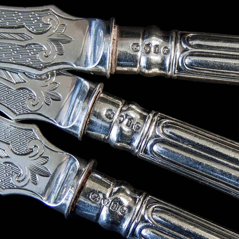 Set of Six Pairs of Silver Antique Grecian Pattern Fish Eaters by George Adams In Excellent Condition For Sale In London, GB