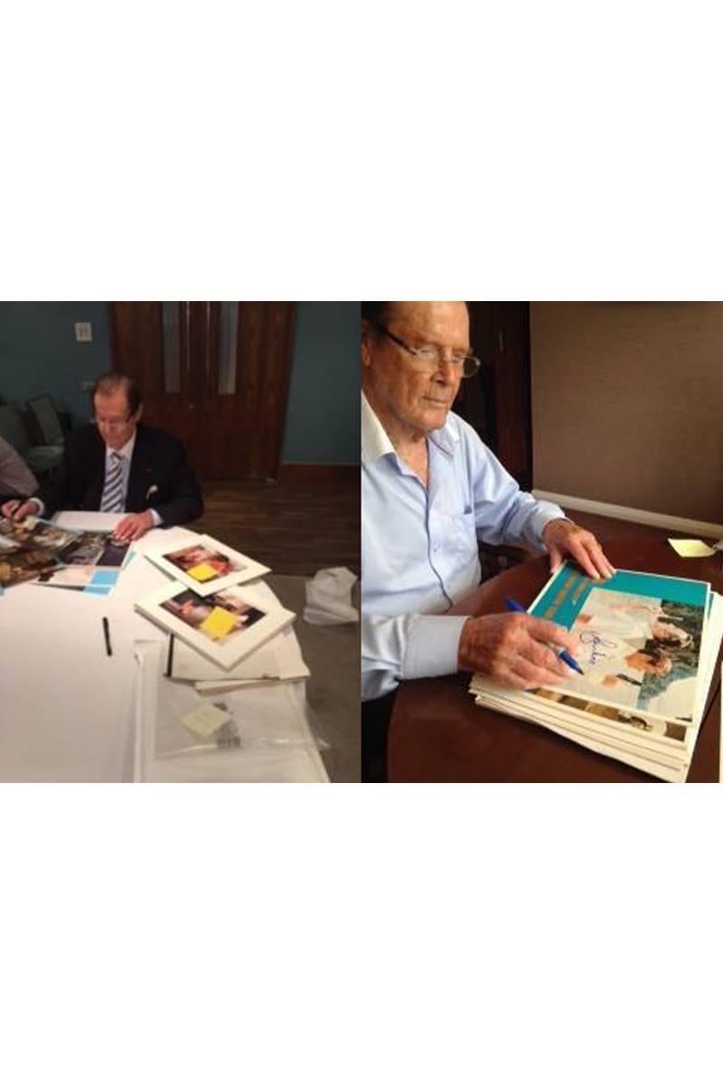 Live and Let Die Signed by Roger Moore In Good Condition For Sale In London, GB
