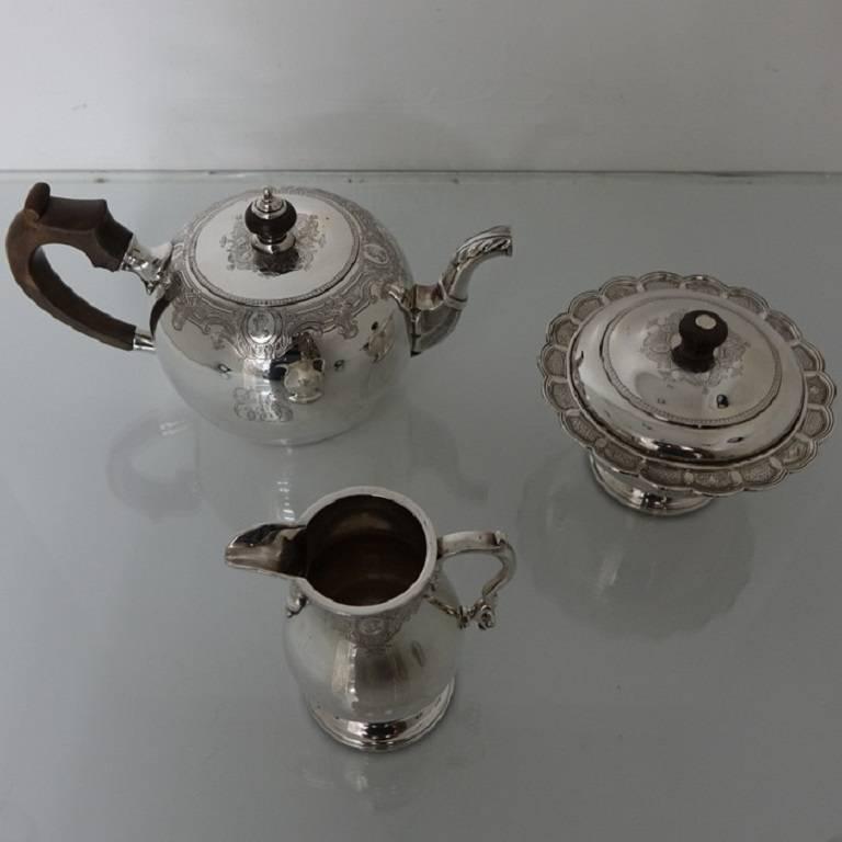 George V Sterling Silver Seven-Piece Tea & Coffee Set Lionel Alfred Crichton In Excellent Condition For Sale In 53-64 Chancery Lane, London
