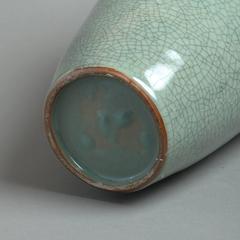 Celadon-Vase mit Crackle-Glasur aus dem späten 19