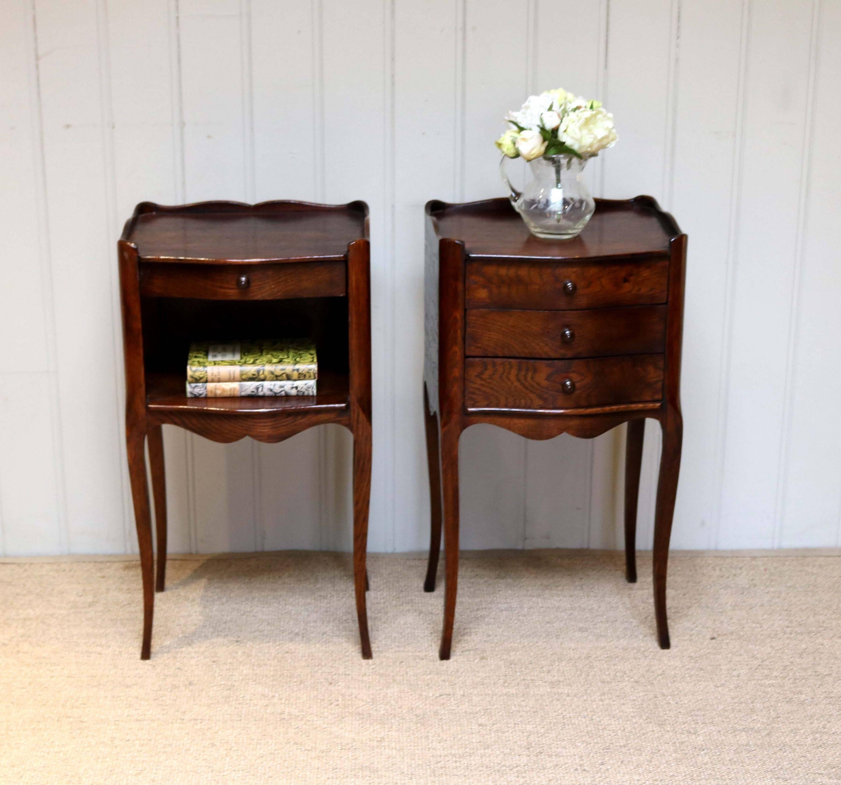 Mid-20th Century Pair of French Oak Bedside Cabinets For Sale