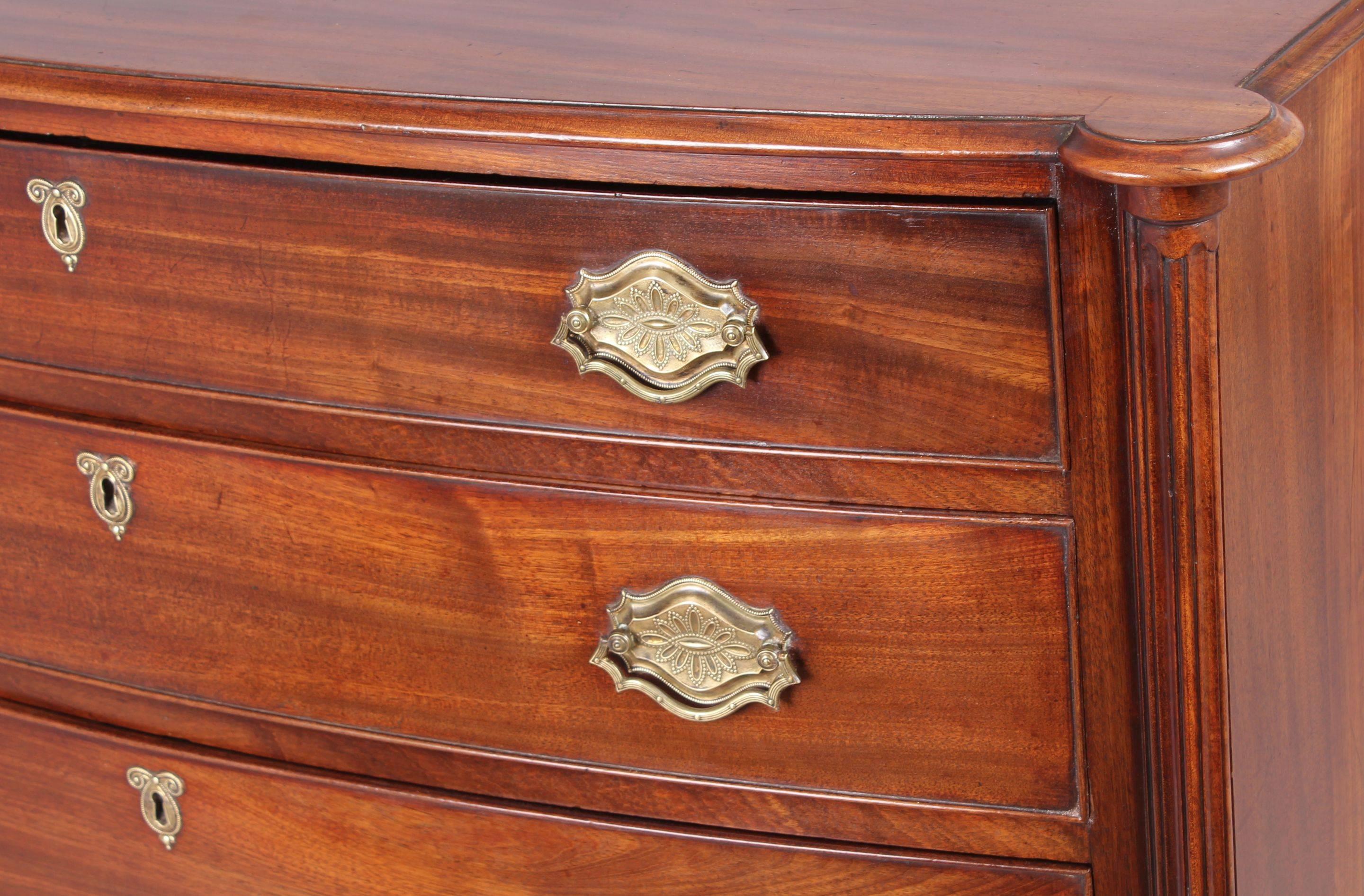 Mahogany Bow-Fronted Chest-of-Drawers of Channel Islands Origin In Good Condition For Sale In Cambridge, GB
