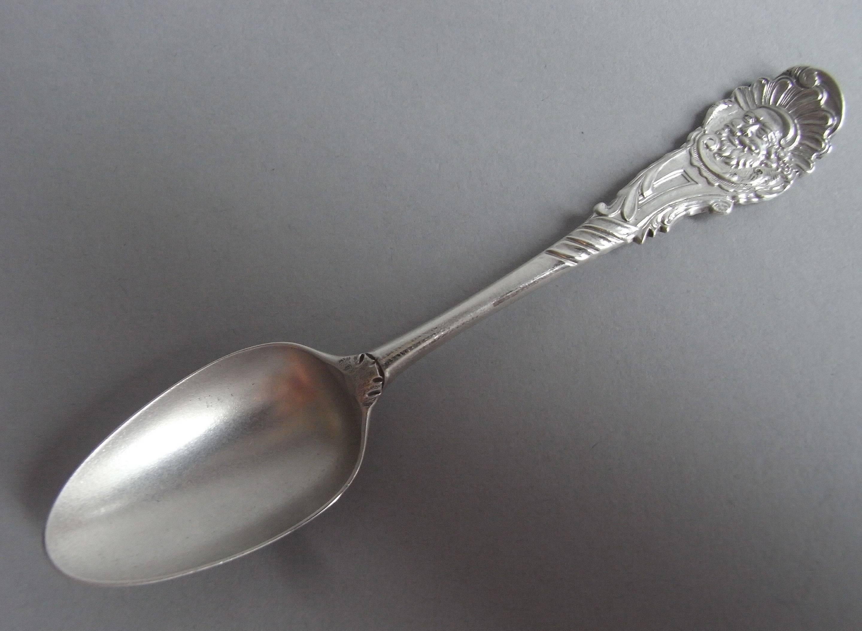 English Set of Six George II Cast Teaspoons Made in London, circa 1750 by Thomas Dene For Sale