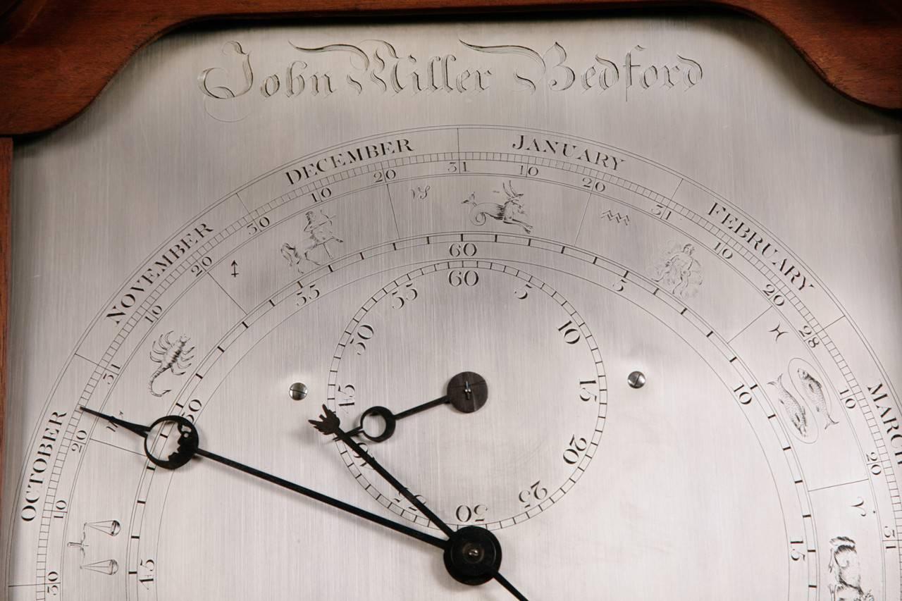 Anglais Horloge de parquet de style Régence en acajou antique par John Miller de Bedford en vente