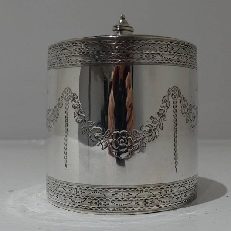 British Antique George III Sterling Silver Tea Caddy, London, 1785 William Vincent For Sale