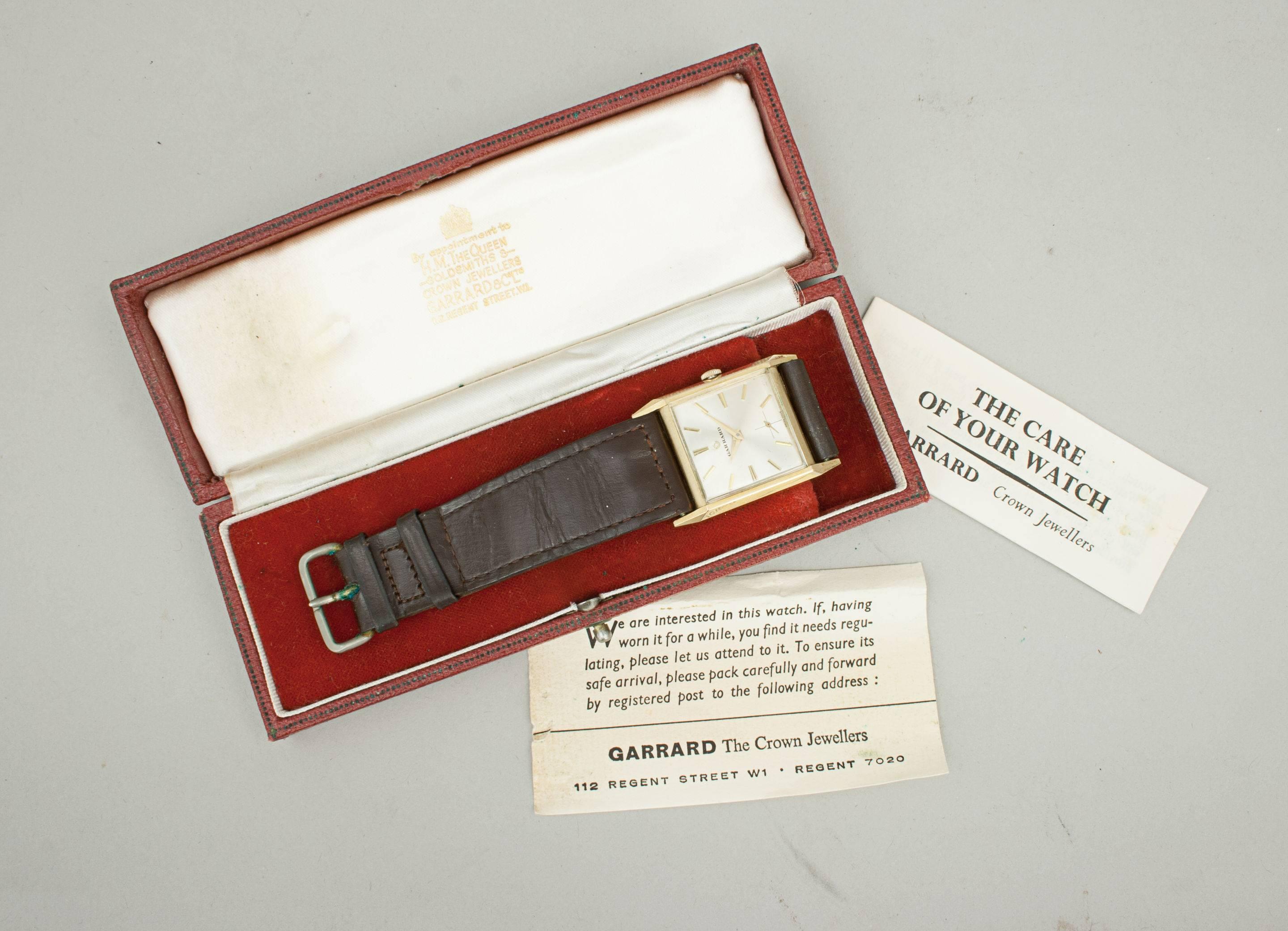 Vintage 9-Carat Gold Men's Wrist Watch, 1964 In Excellent Condition In Oxfordshire, GB
