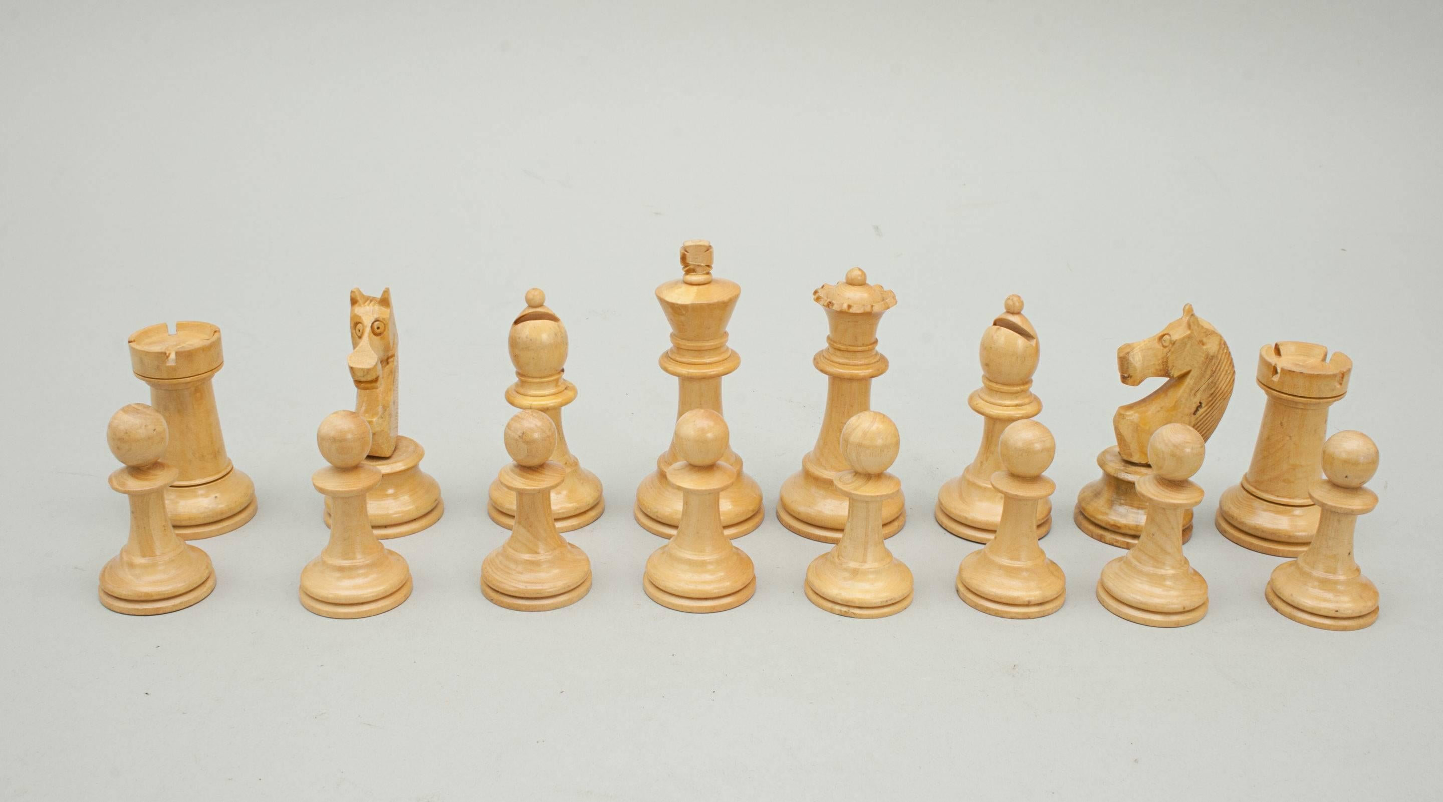 Boxwood and Ebony Chess Set 3