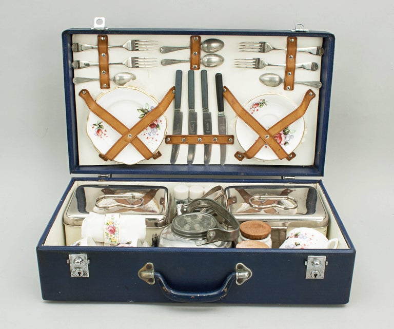 Vintage Picnic Set at 1stDibs