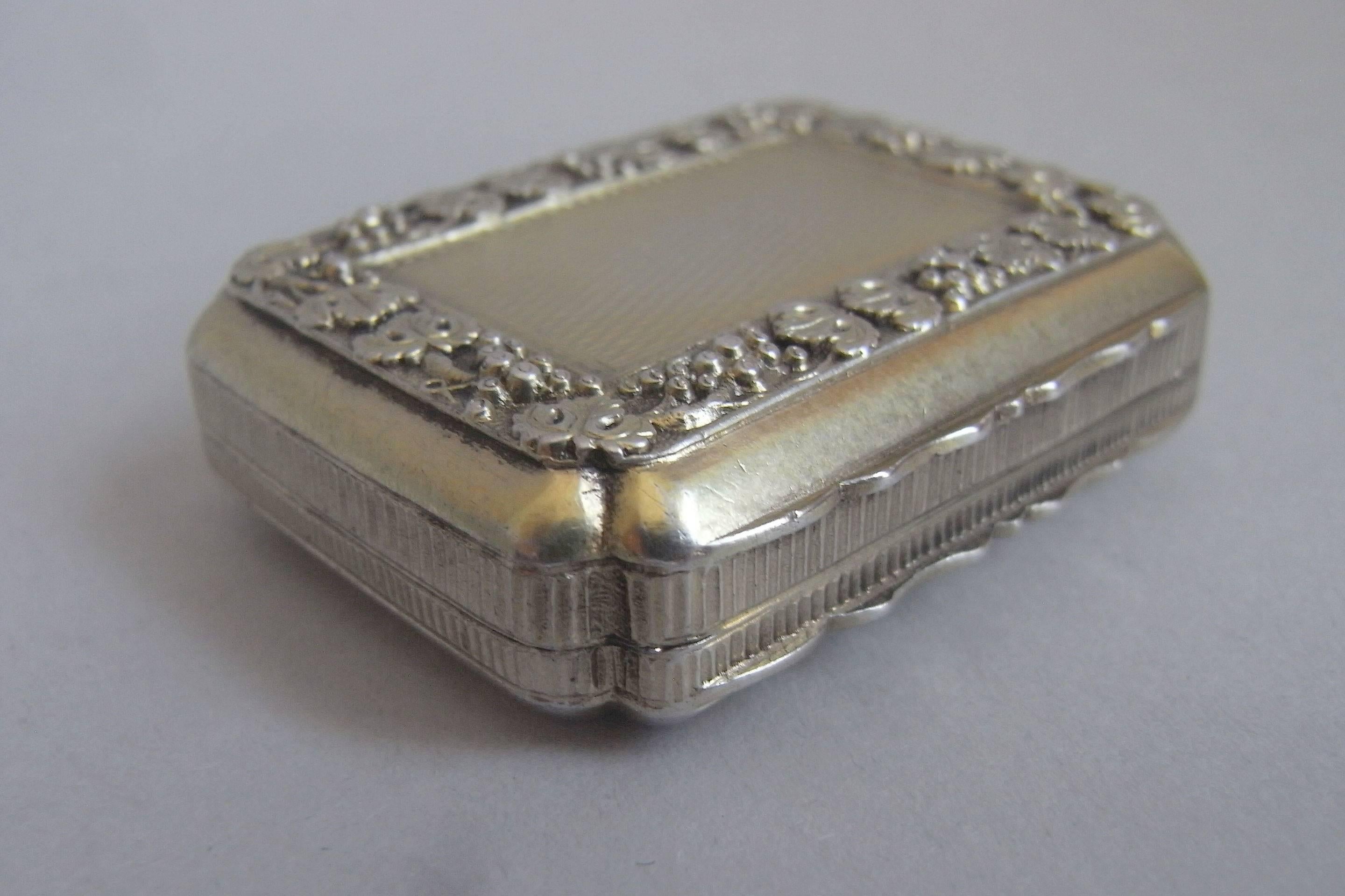 English Exceptionally Fine George III Silver Gilt Vinaigrette by Matthew Linwood