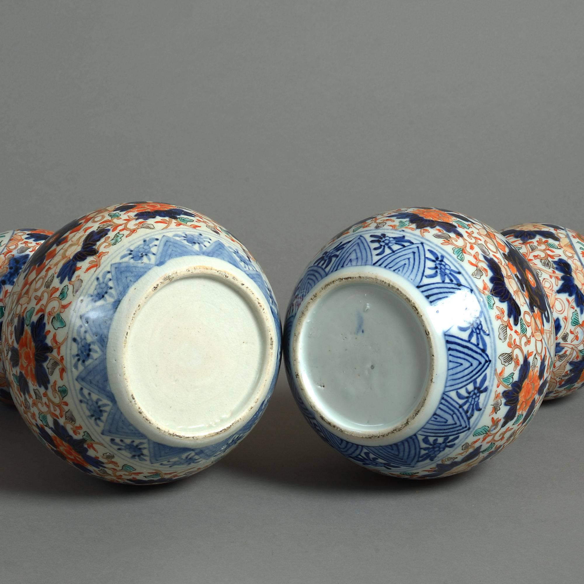 19th Century Pair of Imari Gourd Vases In Good Condition In London, GB