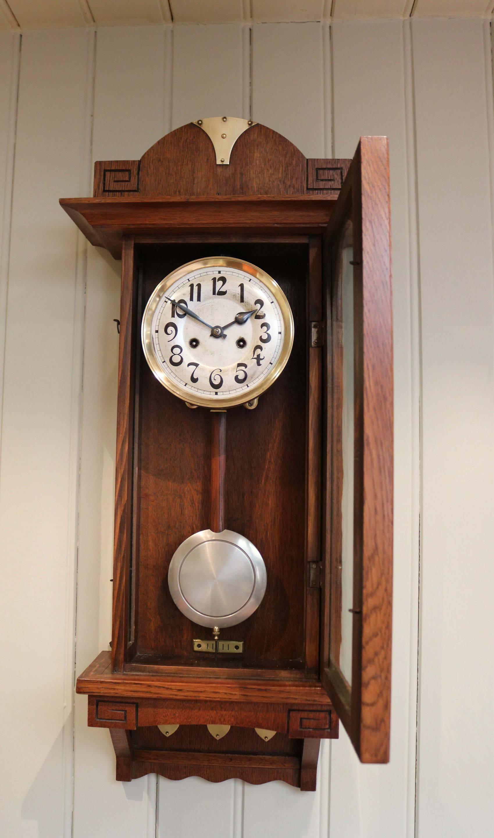 Oak Arts & Crafts Striking Wall Clock In Good Condition For Sale In Buckinghamshire, GB