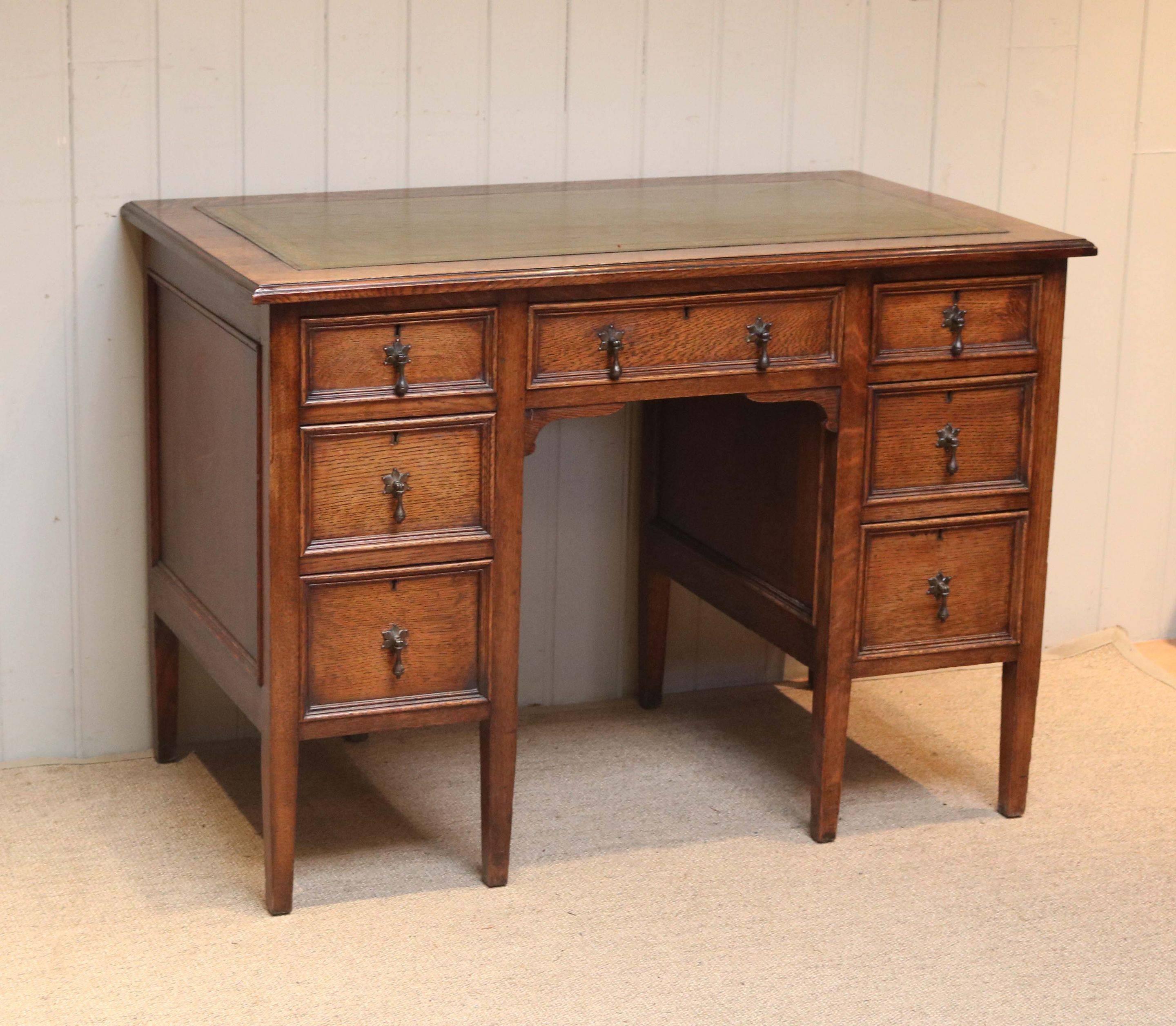 Oak Kneehole Desk For Sale 2