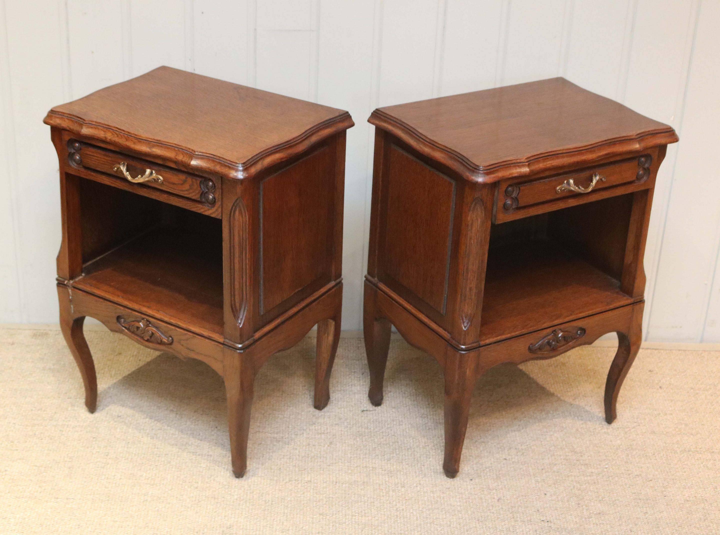 Pair of Oak Low Bedside Cabinets For Sale 2