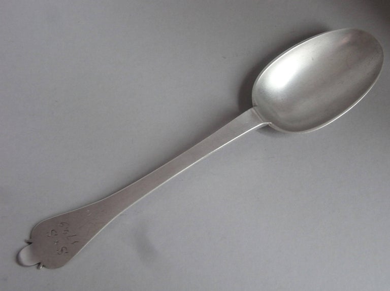 Very Fine William III Britannia Standard Trefid Spoon by William