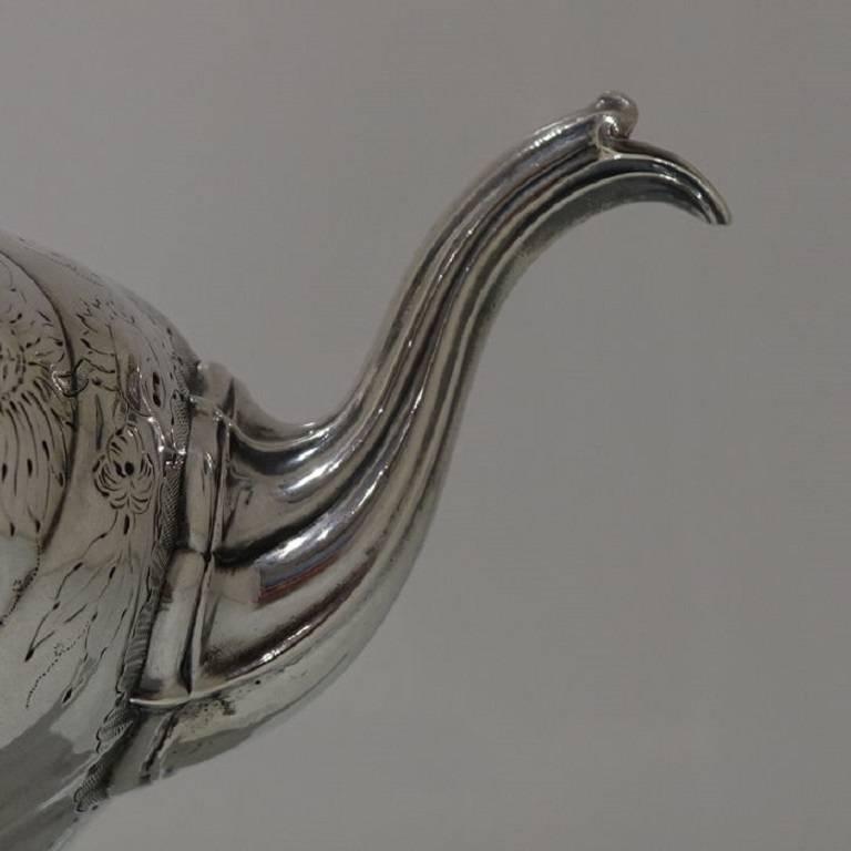 18th Century Antique Silver Portuguese Teapot, circa 1770 For Sale 3