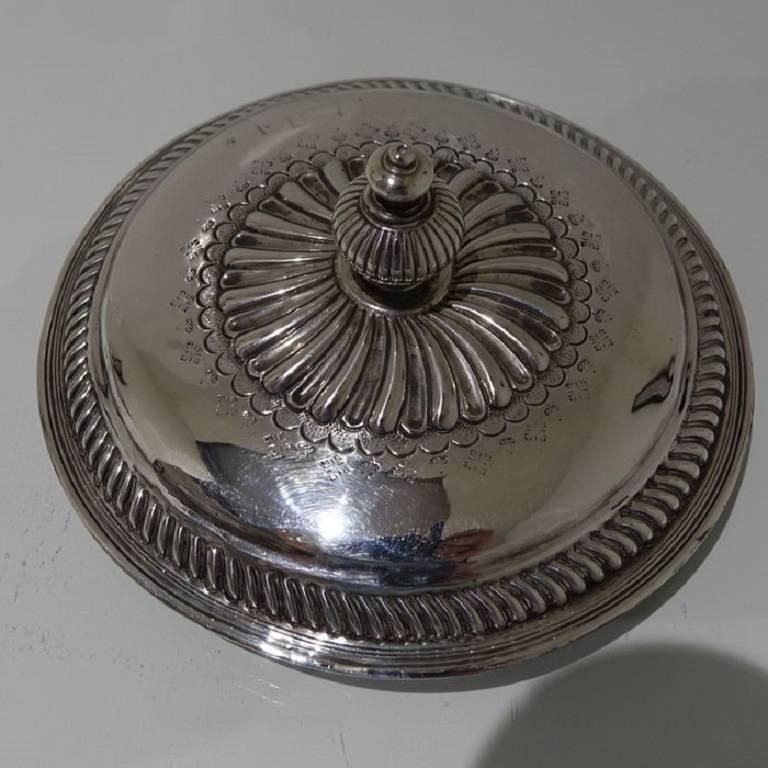 Antique William III Britannia Silver Porringer and Cover Robert Cooper, 1699 5