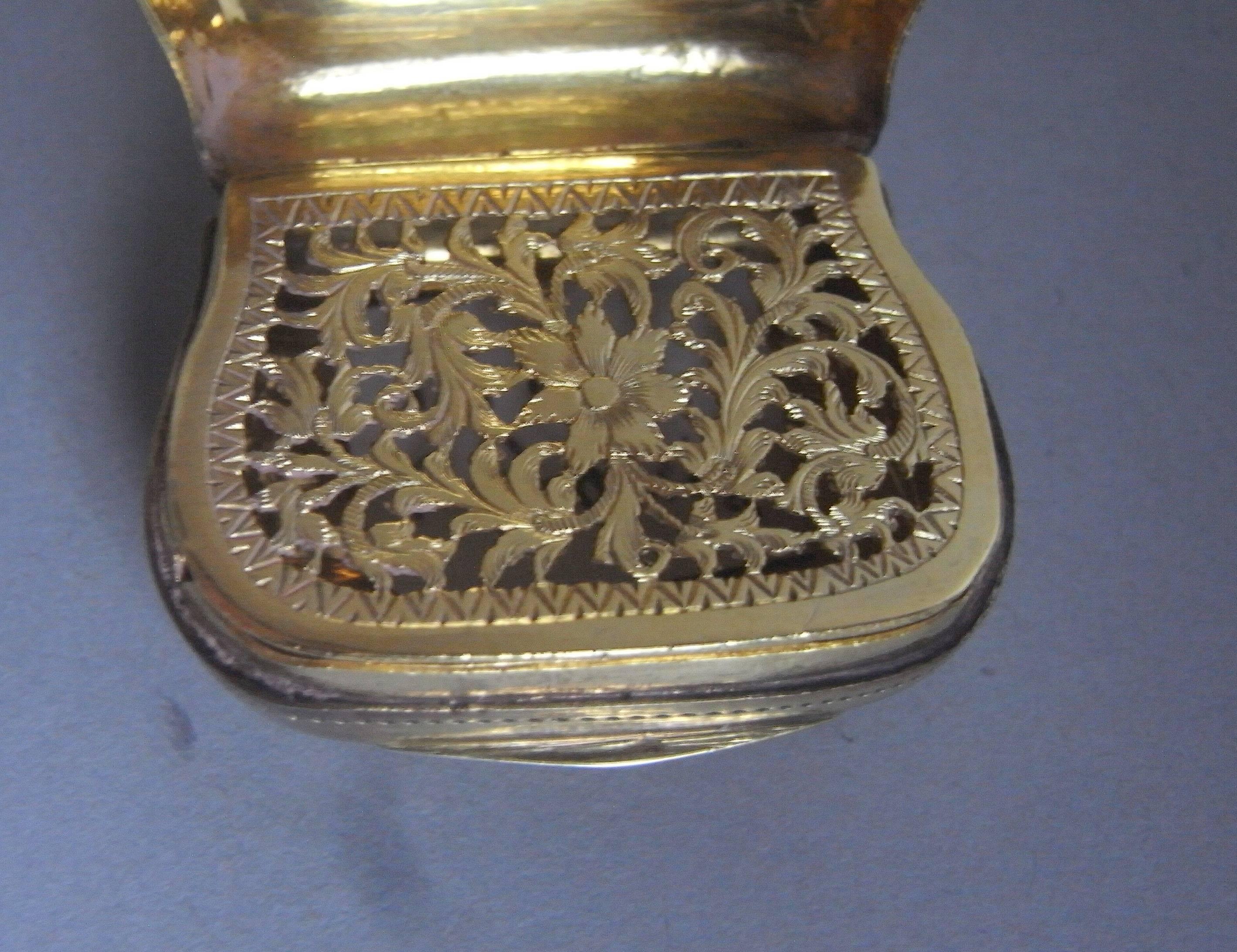 Very Unusual George III Silver Gilt Handbag Vinaigrette In Good Condition In London, GB