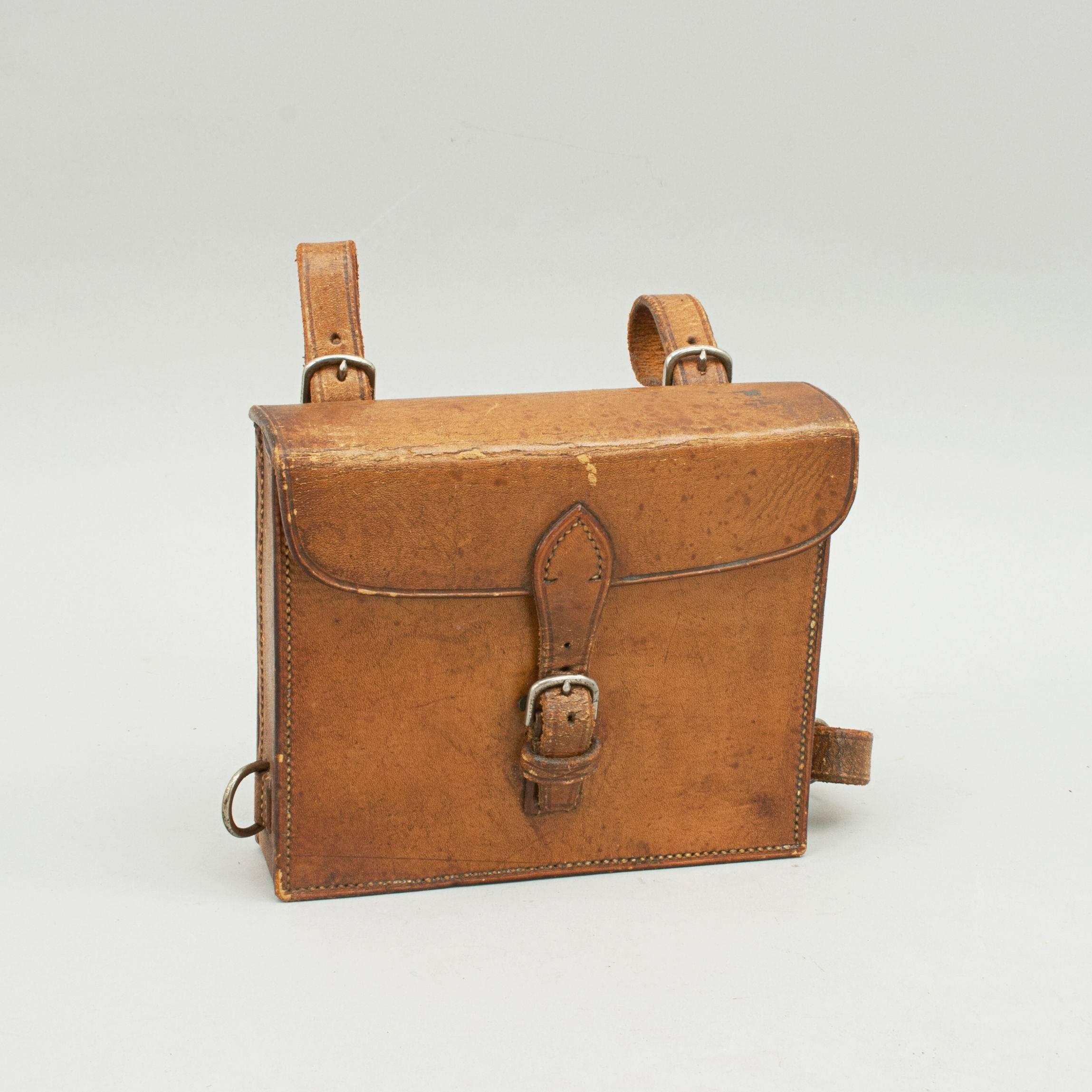 Sandwich Case and Spirit Flask In Good Condition In Oxfordshire, GB