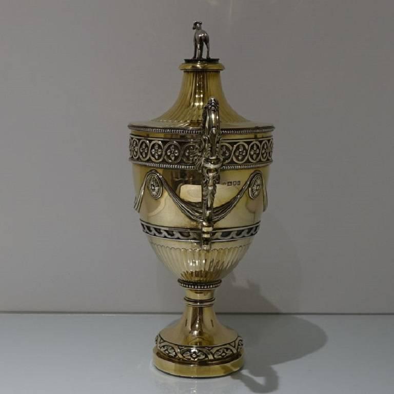 Antique Sterling Silver George V Large Gilt Cup and Cover Robert Dicker In Excellent Condition For Sale In 53-64 Chancery Lane, London