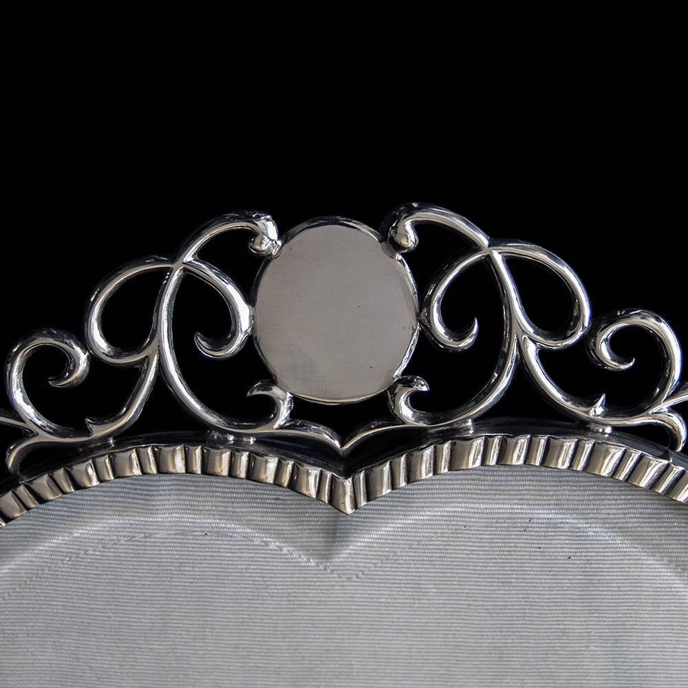 Hand-Crafted Edwardian Silver Heart Shaped Photograph Frame For Sale