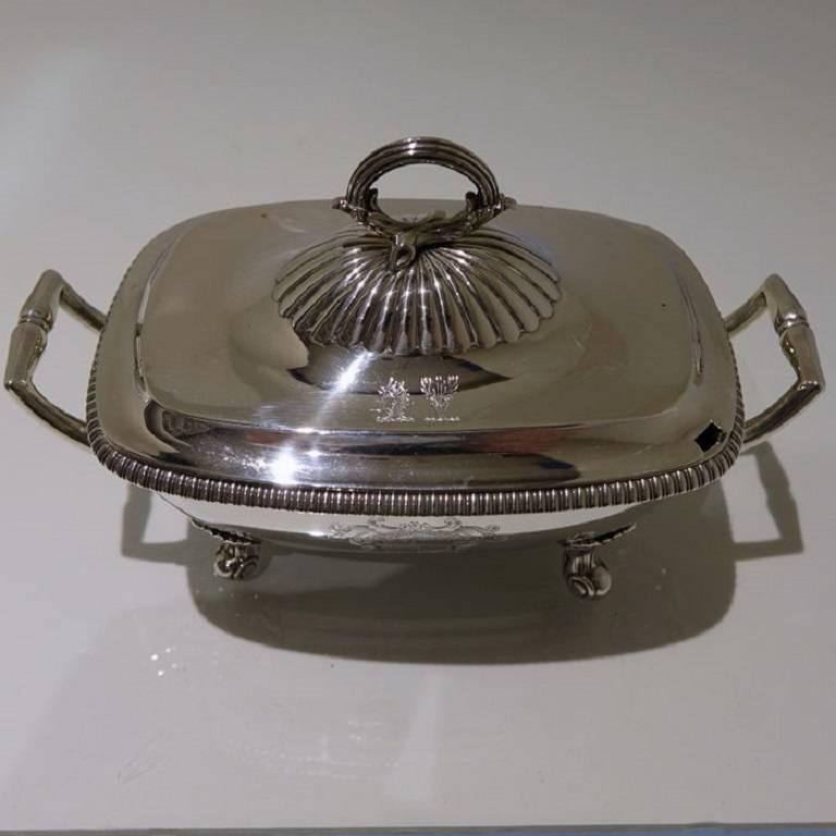George III Sterling Silver Pair Sauce Tureens William Burwas & Richard Sibley In Excellent Condition In 53-64 Chancery Lane, London