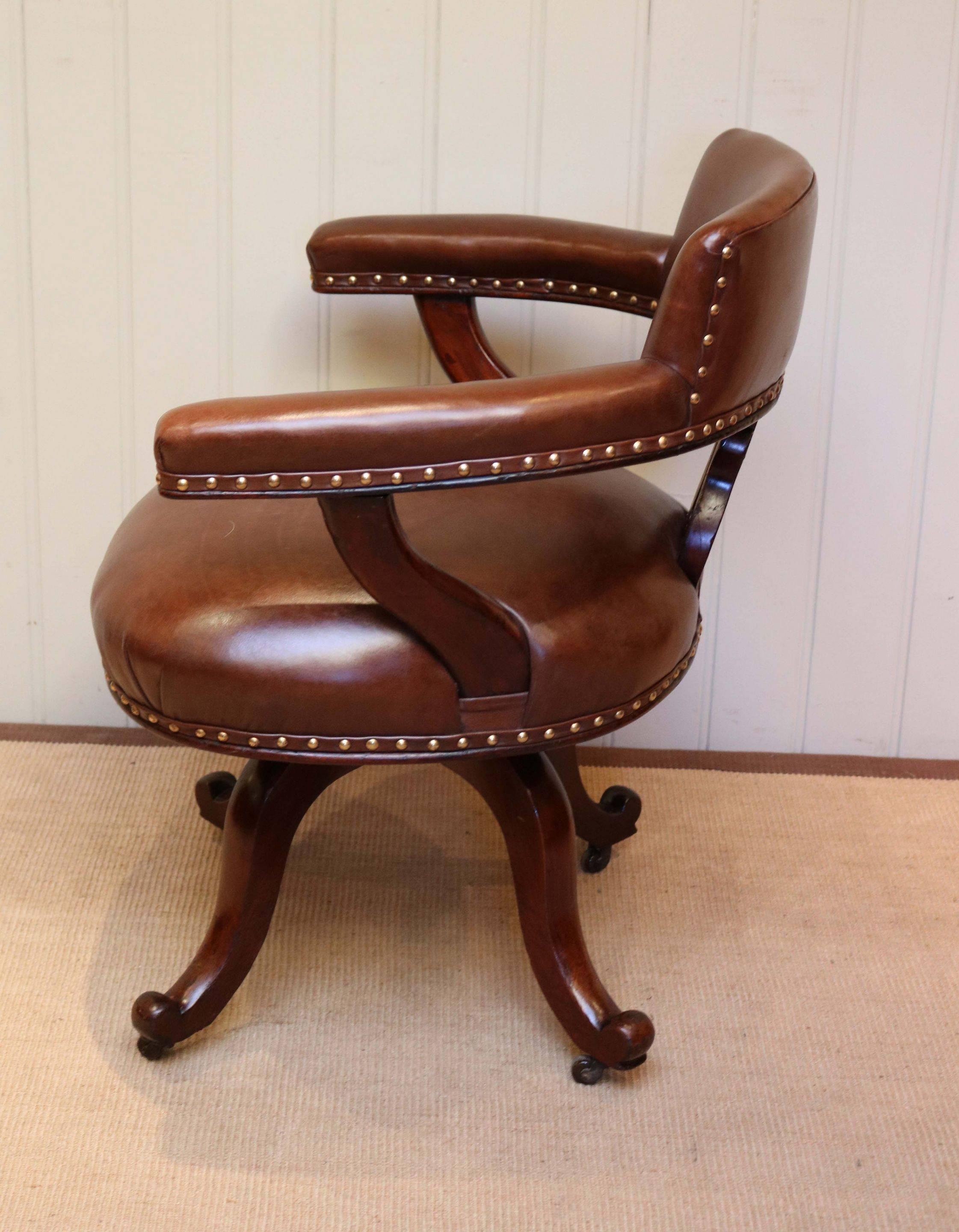 Late 19th Century Victorian Mahogany and Leather Desk Chair For Sale