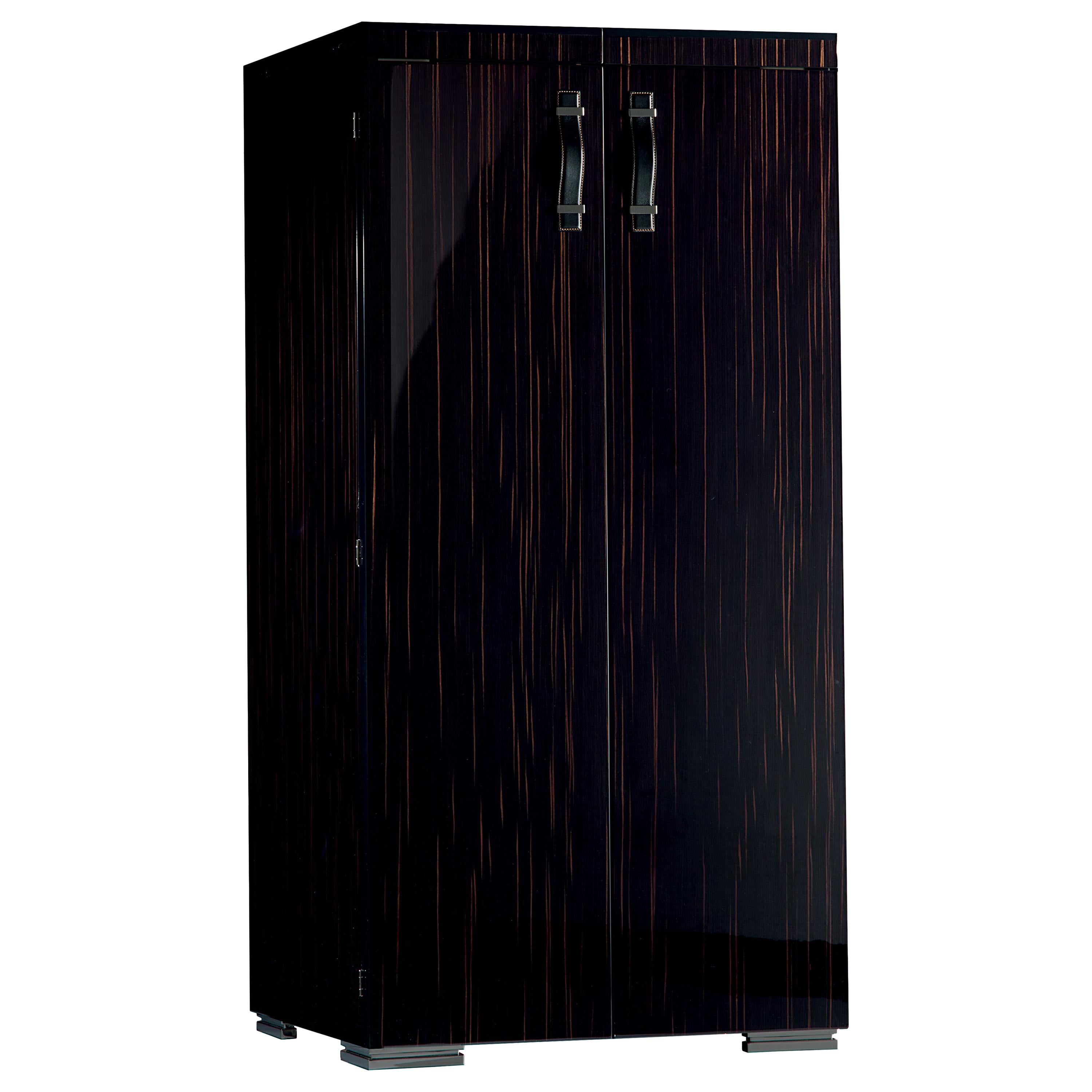 En vente : Black (Ebony) Agresti Bacco E Tabacco Armoire de bar