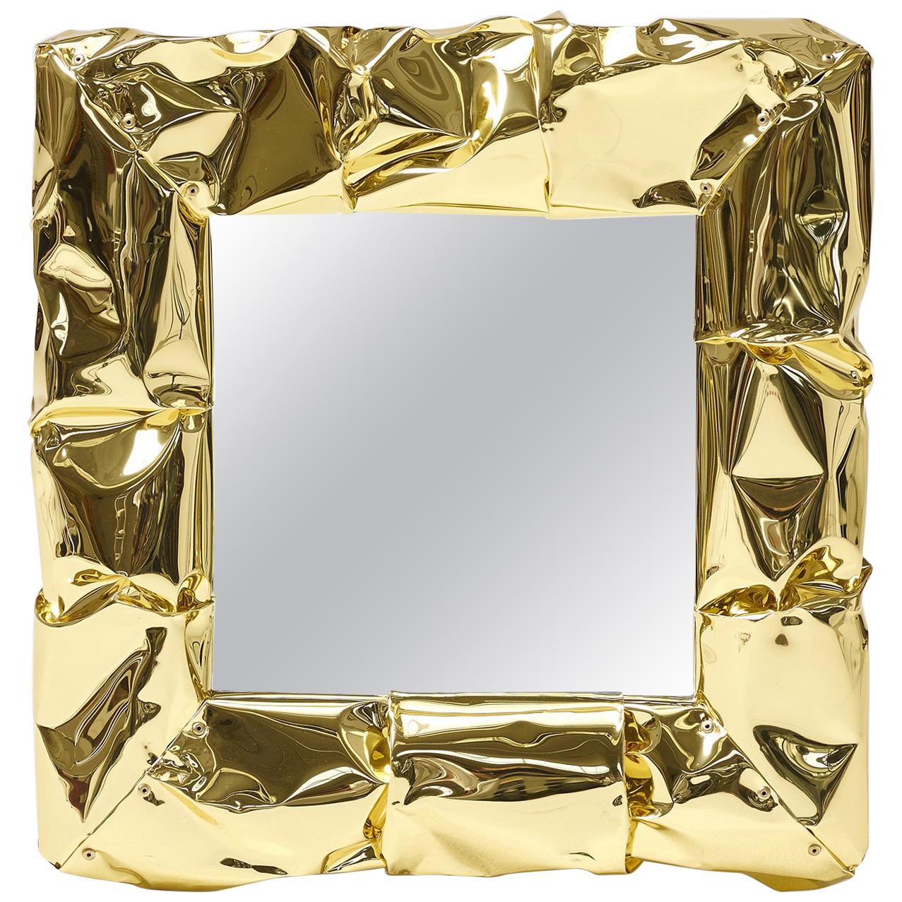 Im Angebot: Opinion Ciatti Tab.u Kleiner quadratischer Spiegel, Gold (Hand-Wrinkled Gold)