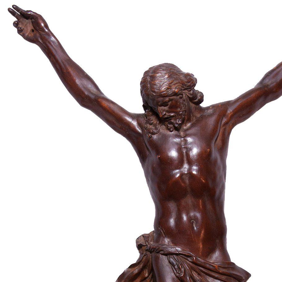 Large fruitwood Christ corpus, early 18th century - Brown Figurative Sculpture by Unknown