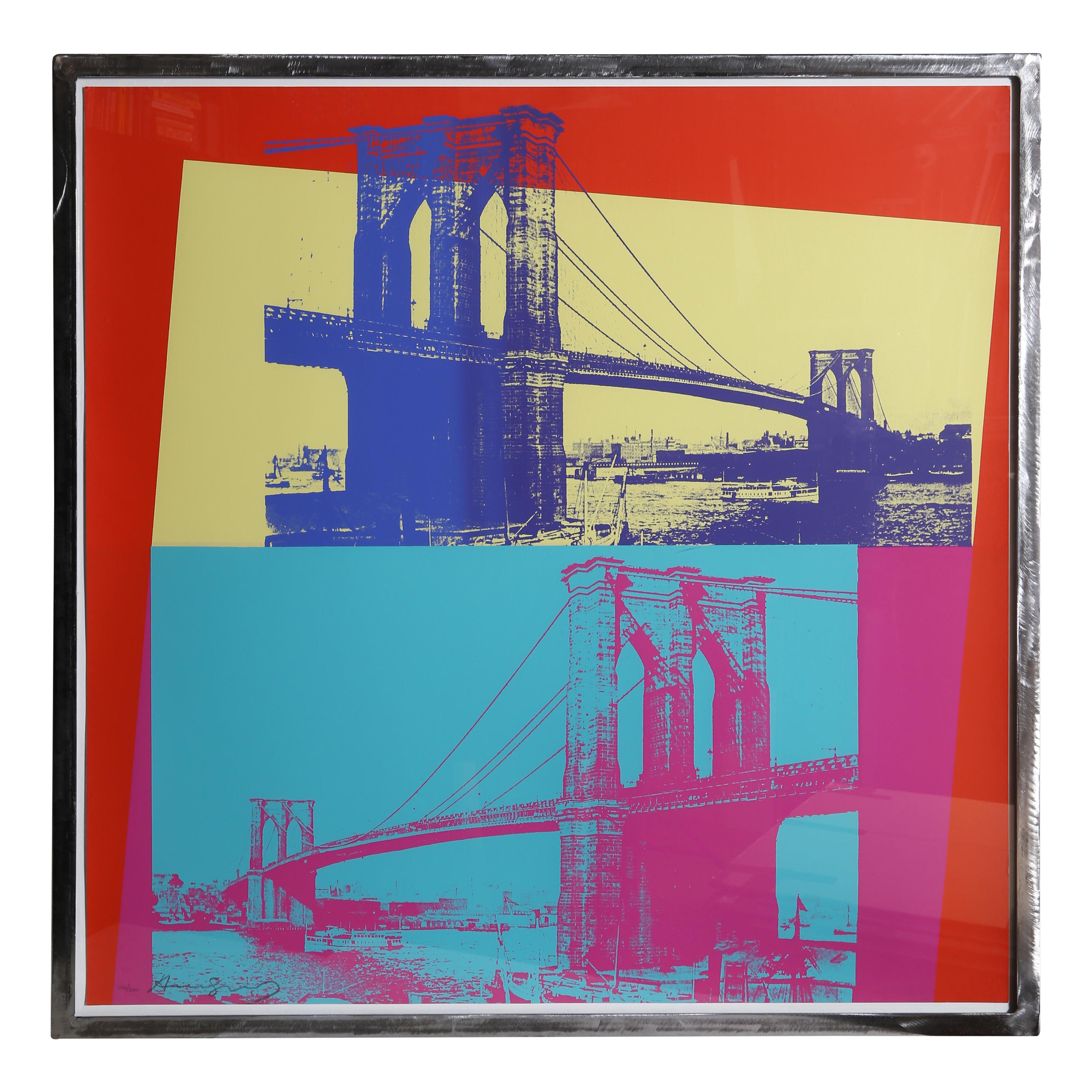 Andy Warhols ikonische Darstellung der Brooklyn Bridge, die Brooklyn und Manhattan verbindet, ist ein Doppelbild des Wahrzeichens, das spiegelverkehrt und in Komplementärfarben dargestellt ist. Das Werk wird in einem gebürsteten, geschweißten
