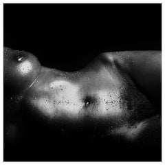 Impression de nu en édition limitée signée Jo, photo en noir et blanc, carrée, contemporaine