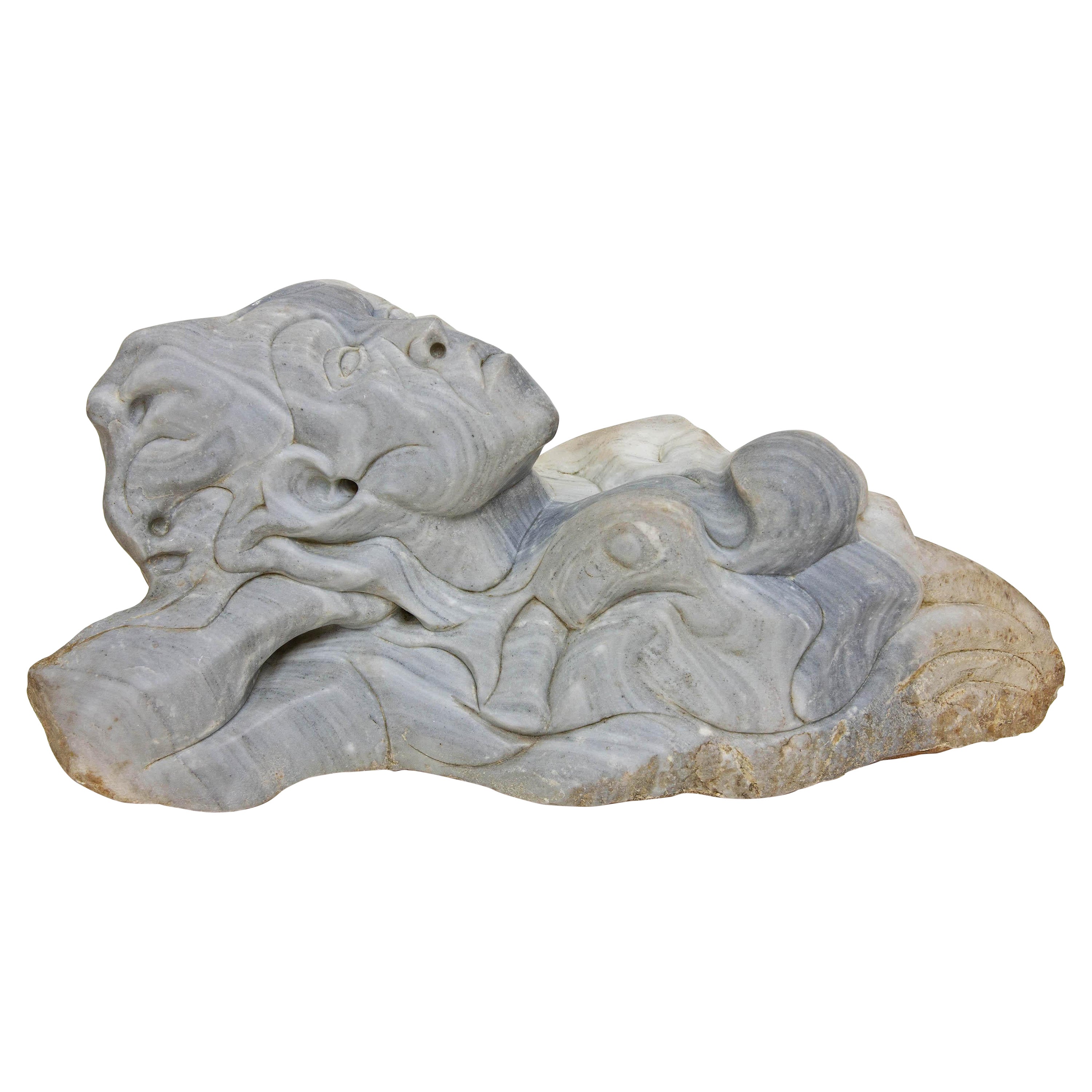 Sculpture moderniste sculptée de figure mythique en grès sculpté 