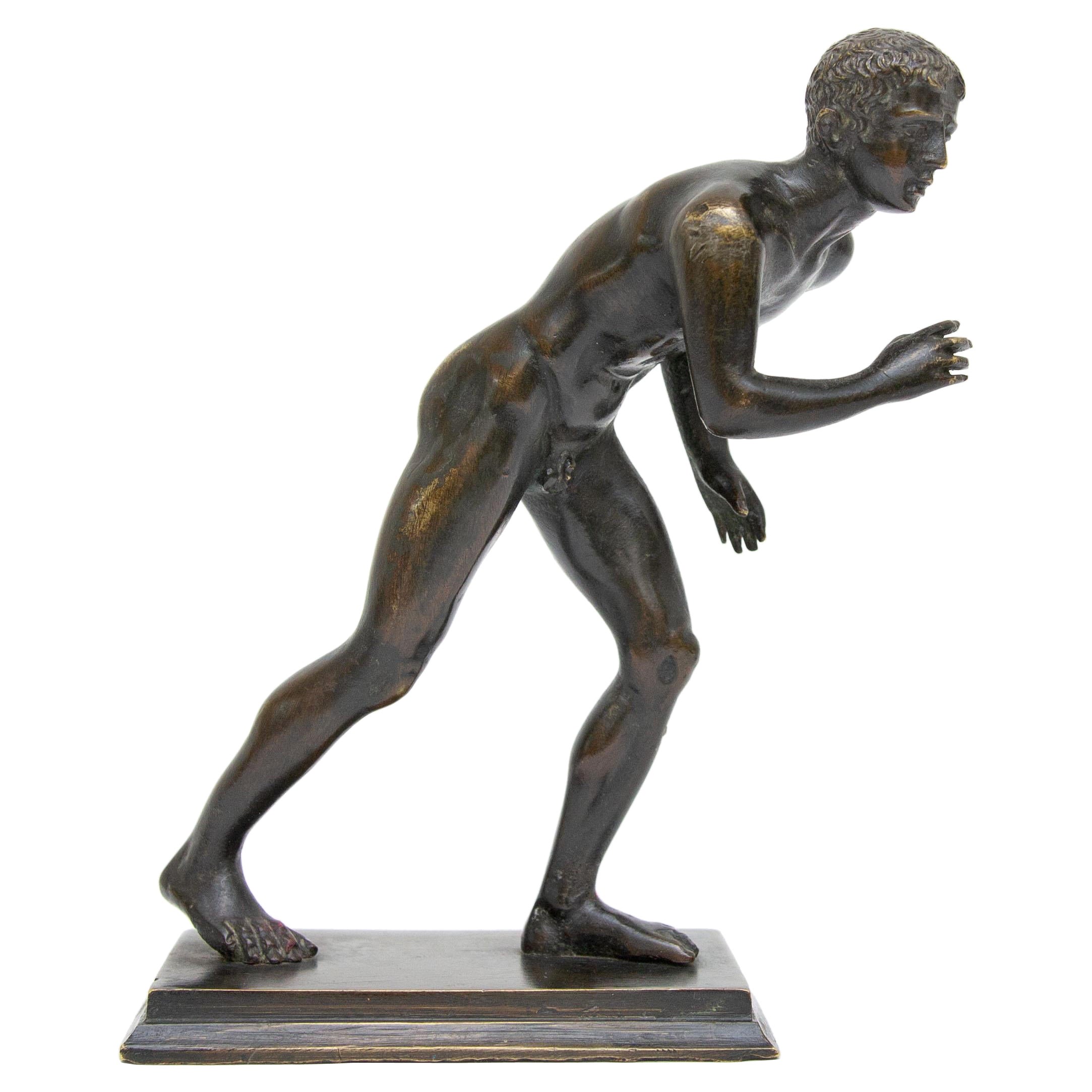 Unknown Nude Sculpture – Bronze-Skulptur eines Olympischen Läufers, Grand Tour